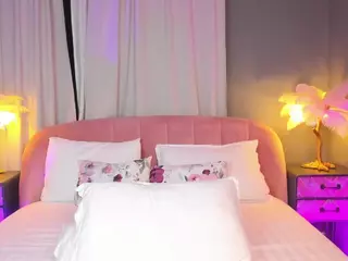 AmedeeaBanks's Live Sex Cam Show