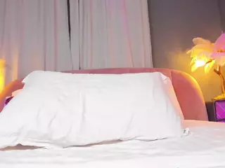 AmedeeaBanks's Live Sex Cam Show