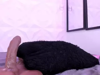 AntonelaLopez's Live Sex Cam Show
