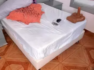 rebecacorttez's Live Sex Cam Show