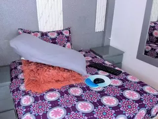 rebecacorttez's Live Sex Cam Show