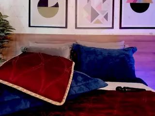 Luna Ruso's Live Sex Cam Show
