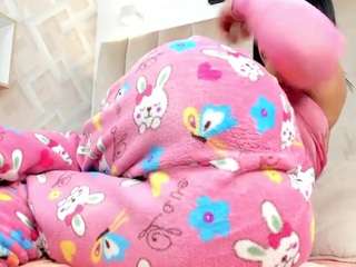 Live cam show with Annie-Queen