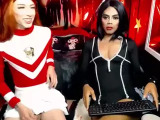 Penelope's Live Sex Cam Show