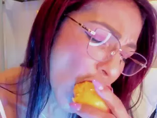 Hanna Petit's Live Sex Cam Show