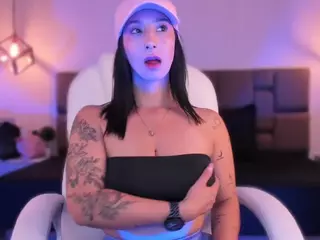 Isabella Santamaria's Live Sex Cam Show