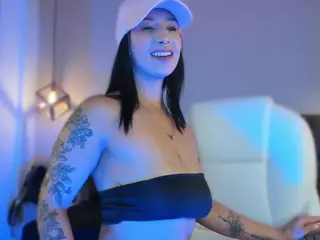 Isabella Santamaria's Live Sex Cam Show