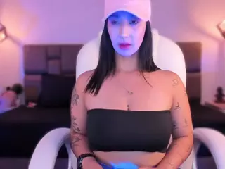 Isabella Santamaria's Live Sex Cam Show