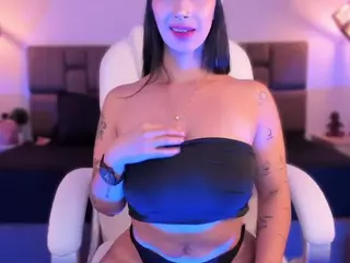 Isabella Santamaria's Live Sex Cam Show