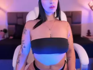 Isabella Santamaria's Live Sex Cam Show