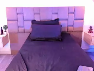 Isabella Santamaria's Live Sex Cam Show