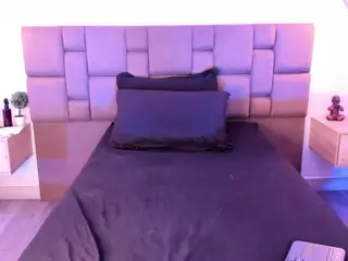 Isabella Santamaria's Live Sex Cam Show