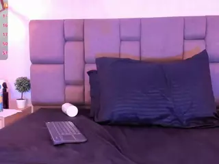 Isabella Santamaria's Live Sex Cam Show