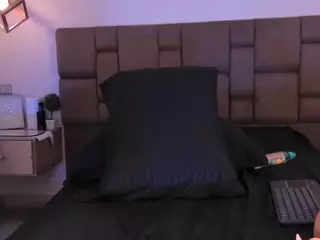 Isabella Santamaria's Live Sex Cam Show
