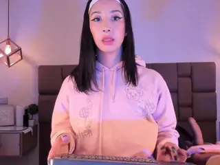 Isabella Santamaria's Live Sex Cam Show