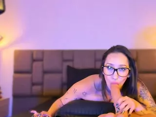 Isabella Santamaria's Live Sex Cam Show
