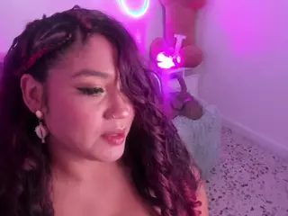 JoyceThompson's Live Sex Cam Show