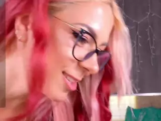 CindeFucknRella's Live Sex Cam Show