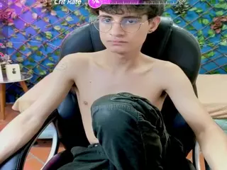 thomas's Live Sex Cam Show