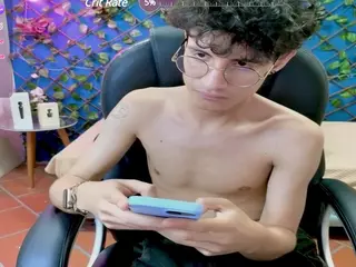 thomas's Live Sex Cam Show