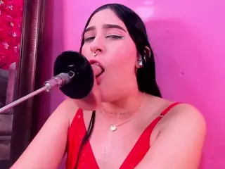Antonella Loren's Live Sex Cam Show