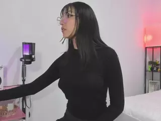 MarianaBranz's Live Sex Cam Show