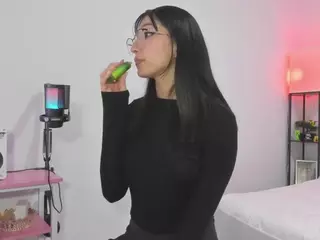 MarianaBranz's Live Sex Cam Show
