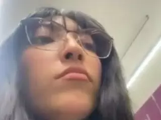 MarianaBranz's Live Sex Cam Show