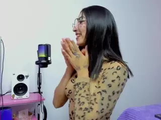 MarianaBranz's Live Sex Cam Show
