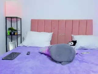 MarianaBranz's Live Sex Cam Show