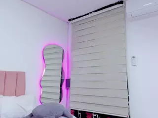 MarianaBranz's Live Sex Cam Show