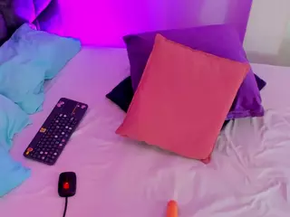 MarianaBranz's Live Sex Cam Show