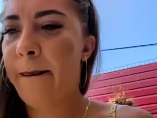 riskygirl9830's Live Sex Cam Show