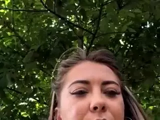 riskygirl9830's Live Sex Cam Show