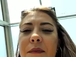 riskygirl9830's Live Sex Cam Show