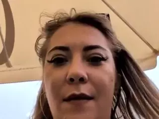 riskygirl9830's Live Sex Cam Show