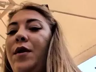 riskygirl9830's Live Sex Cam Show