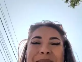 riskygirl9830's Live Sex Cam Show