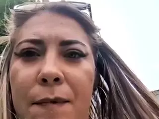 riskygirl9830's Live Sex Cam Show