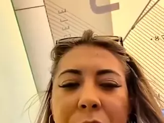 riskygirl9830's Live Sex Cam Show