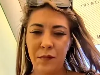 riskygirl9830's Live Sex Cam Show