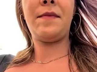 riskygirl9830's Live Sex Cam Show