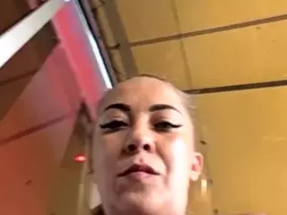 riskygirl9830's Live Sex Cam Show