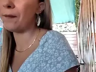 riskygirl9830's Live Sex Cam Show