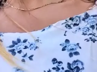 riskygirl9830's Live Sex Cam Show
