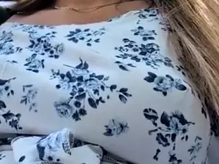 riskygirl9830's Live Sex Cam Show