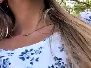 riskygirl9830's Live Sex Cam Show