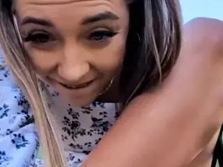 riskygirl9830's Live Sex Cam Show