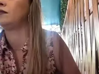 riskygirl9830's Live Sex Cam Show
