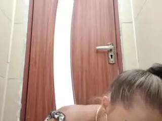 riskygirl9830's Live Sex Cam Show